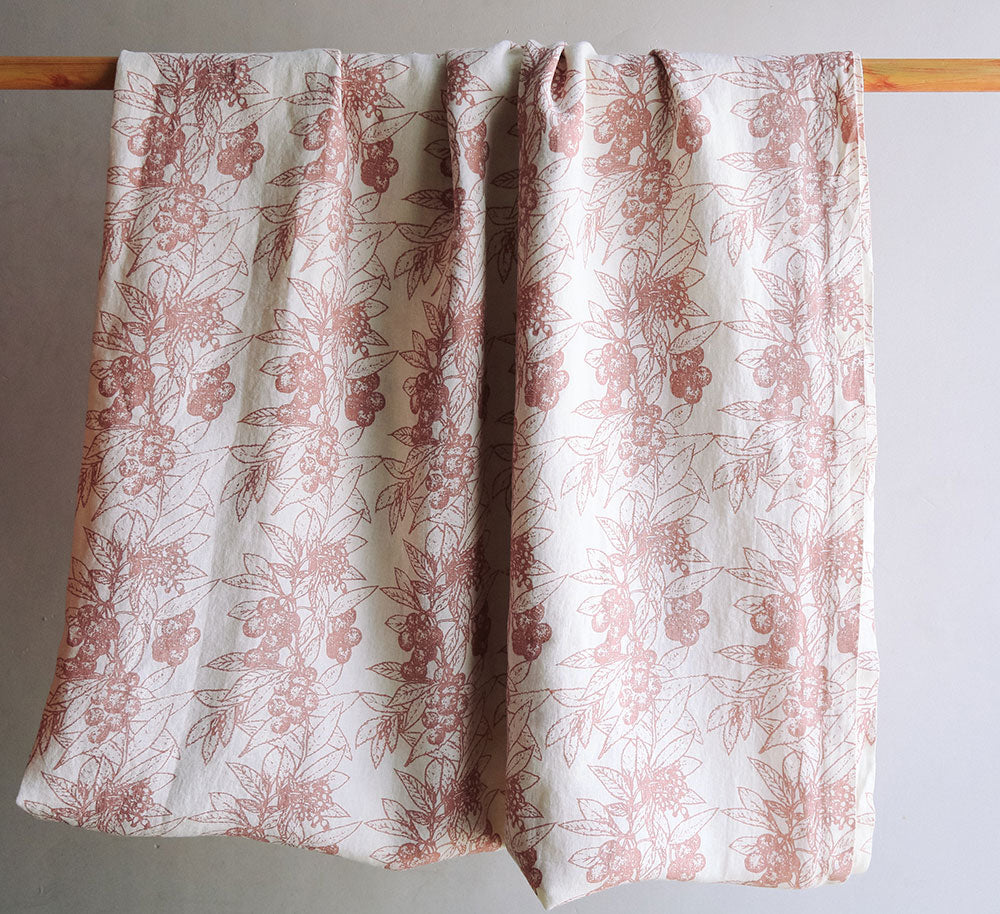 Red Berries Ivory Tablecloth